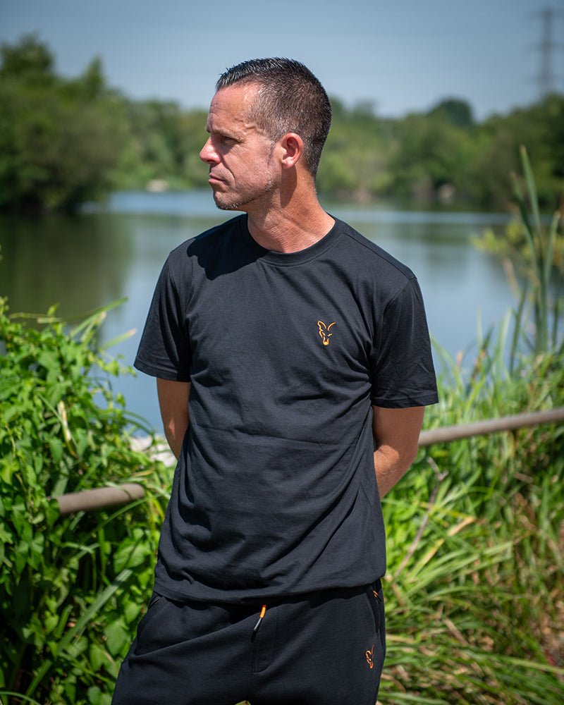 Camiseta Fox Classic T Negro Naranja - Tienda Carpfishing