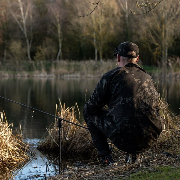 Cortavientos Impermeable Nash ZT Lite Hydra Flex con capucha - Tienda Carpfishing