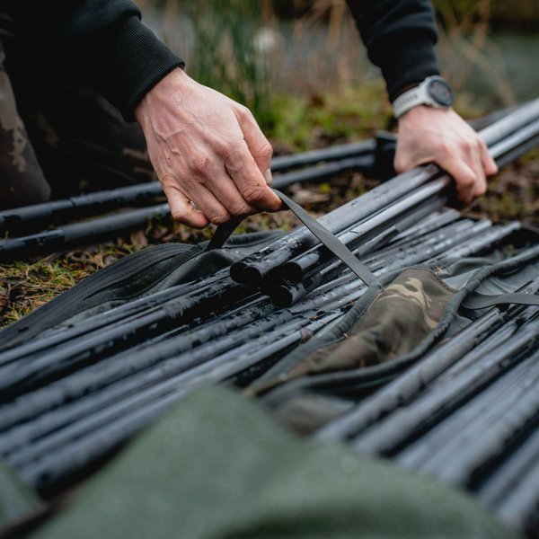 Funda Nash Subterfuge Bushwhacker & Prodding Stick Bag - Tienda Carpfishing