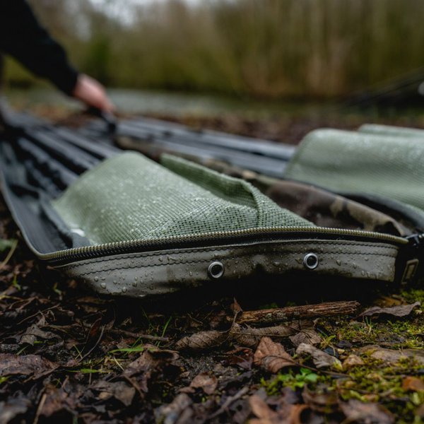 Funda Nash Subterfuge Bushwhacker & Prodding Stick Bag - Tienda Carpfishing