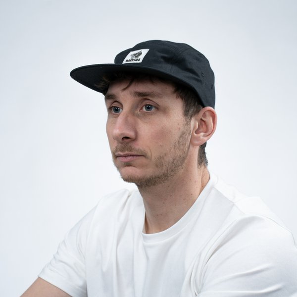 Gorra Nash Make It Happen Badge 5 Panel Negra - Tienda Carpfishing