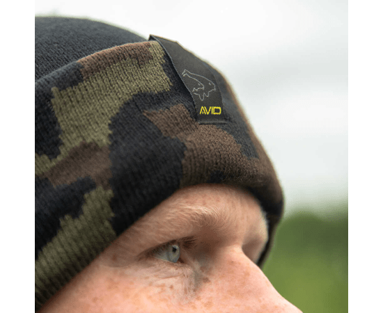 Gorro Avid Carp Negro y Camo - Tienda Carpfishing
