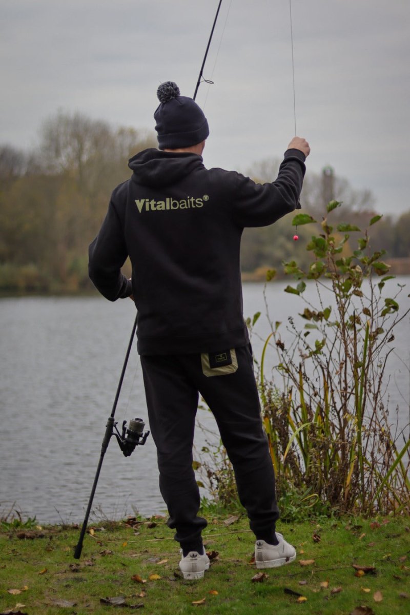 Sudadera Vitalbaits Verde con capucha - Tienda Carpfishing