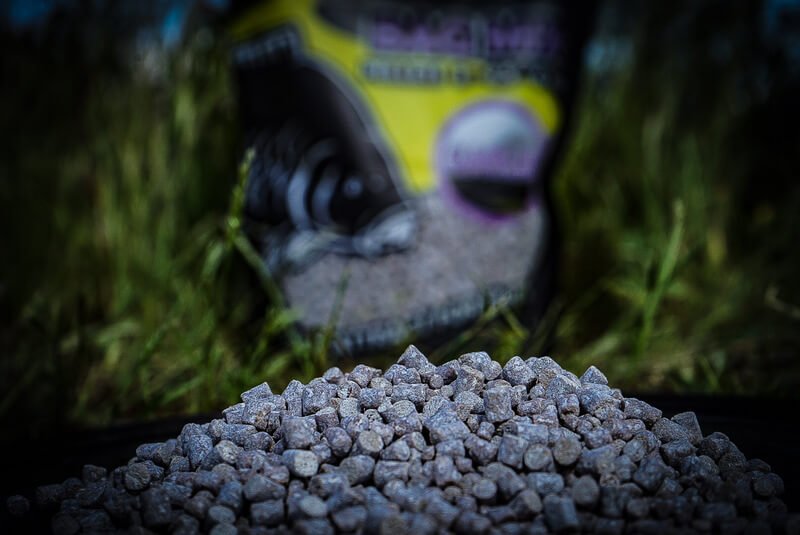 Micro Pellets Pro Elite Baits Garlic 3, 4, 6 mm - Tienda Carpfishing