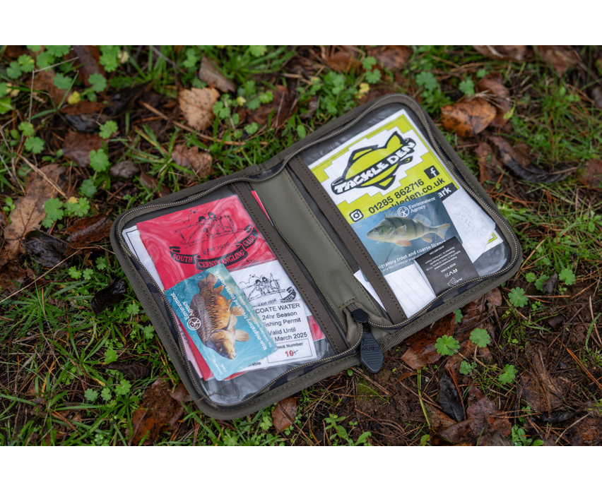 Carteira de licenças Avid Carp RVS