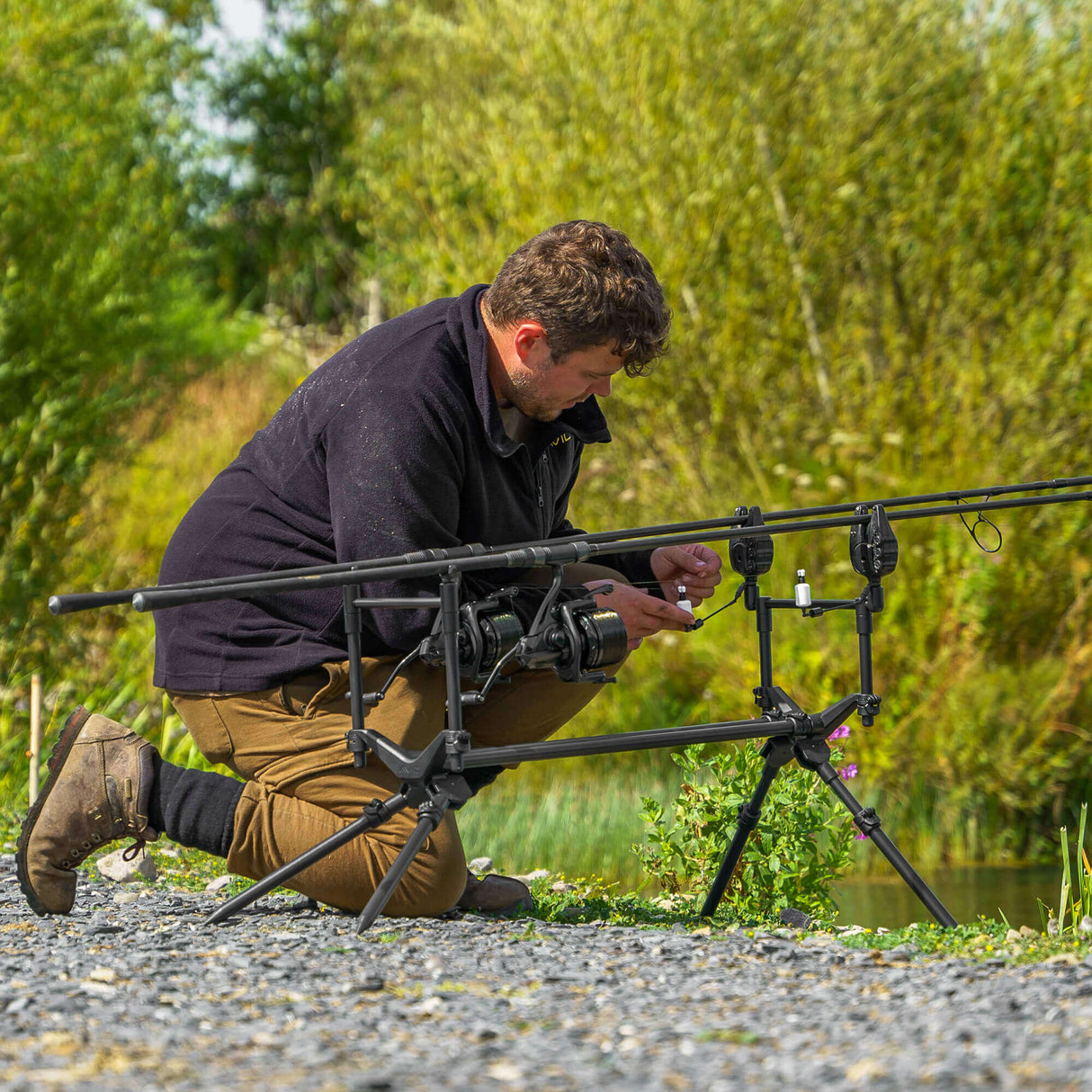 Trípode Avid Carp Revolve 2-3 cañas - Tienda Carpfishing