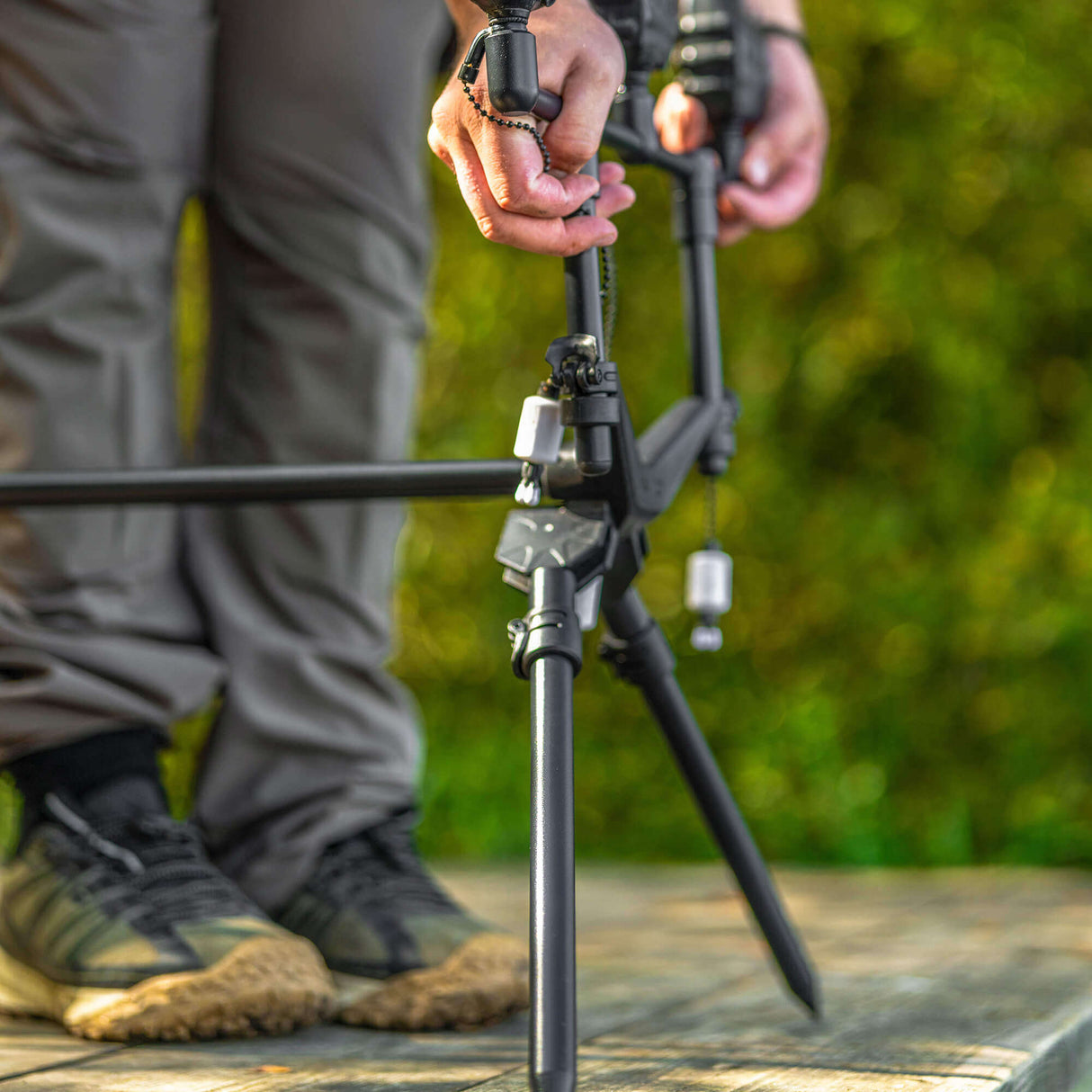 Trípode Avid Carp Revolve 2-3 cañas - Tienda Carpfishing