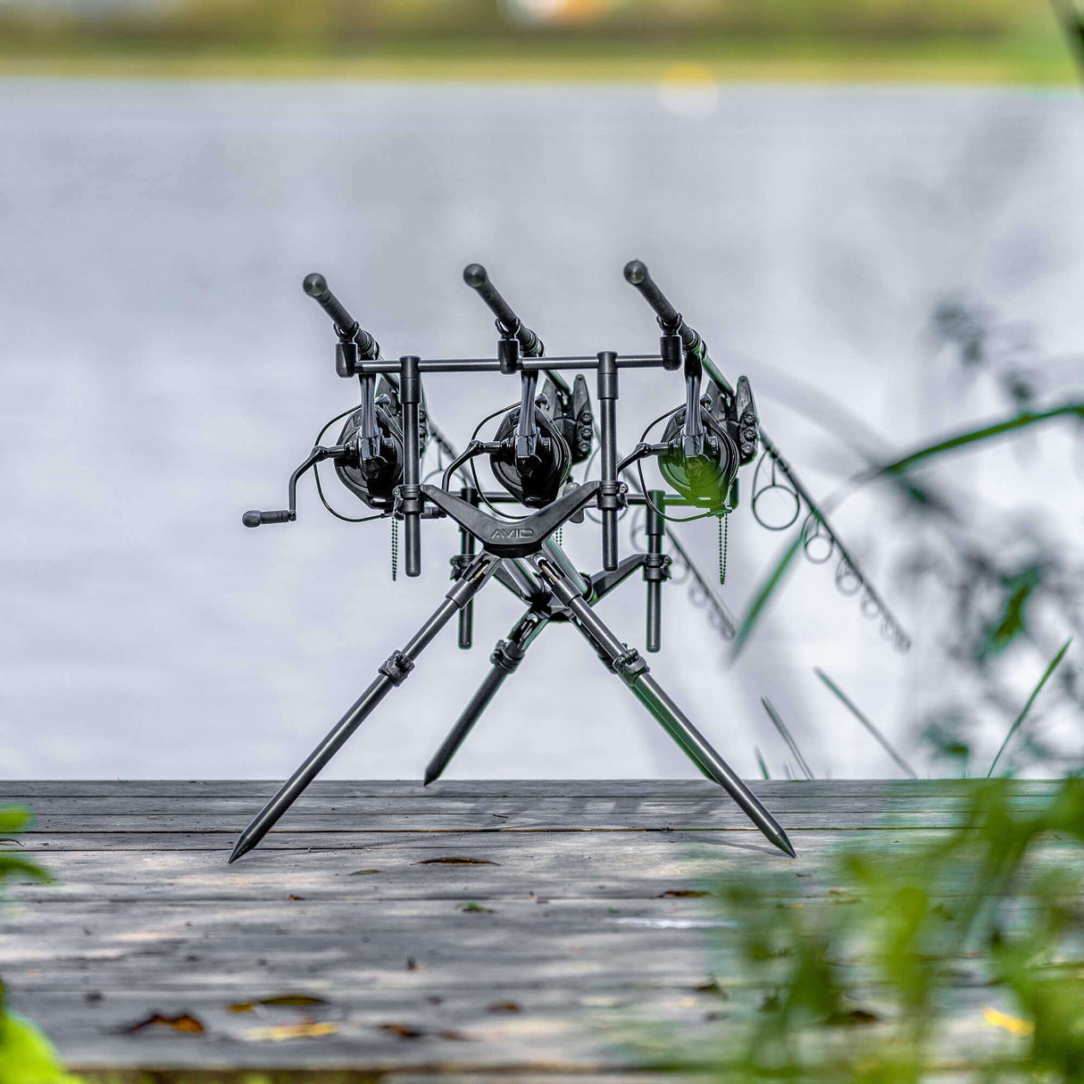 Trípode Avid Carp Revolve 2-3 cañas - Tienda Carpfishing