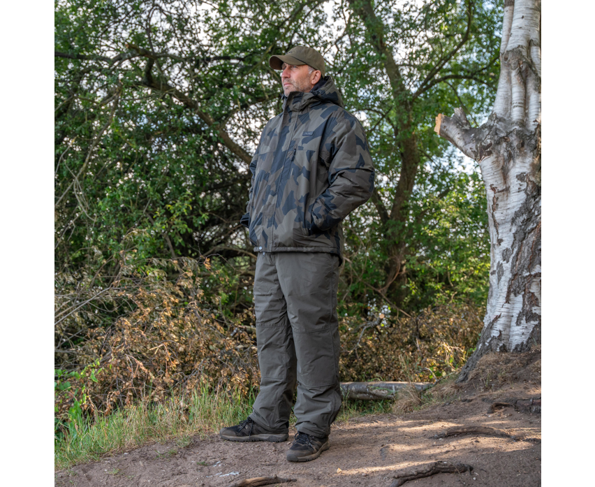 Traje térmico Avid Carp Arctic-Series Distortion 2 piezas