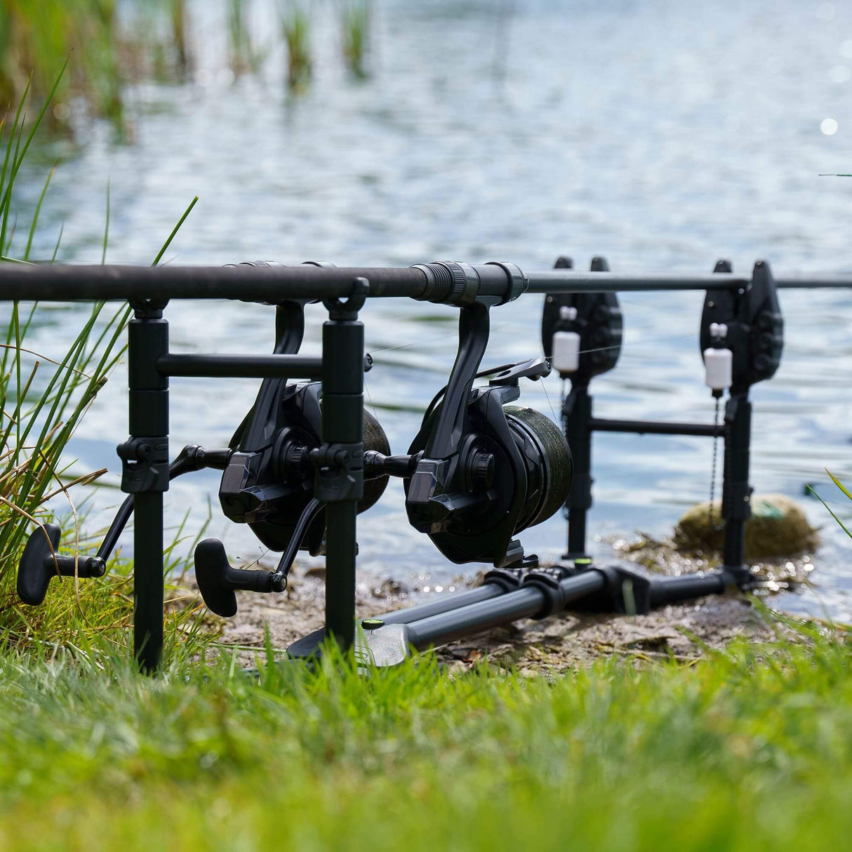 Tripé Avid Carp Revolve Super Baixa 2-3 Canas