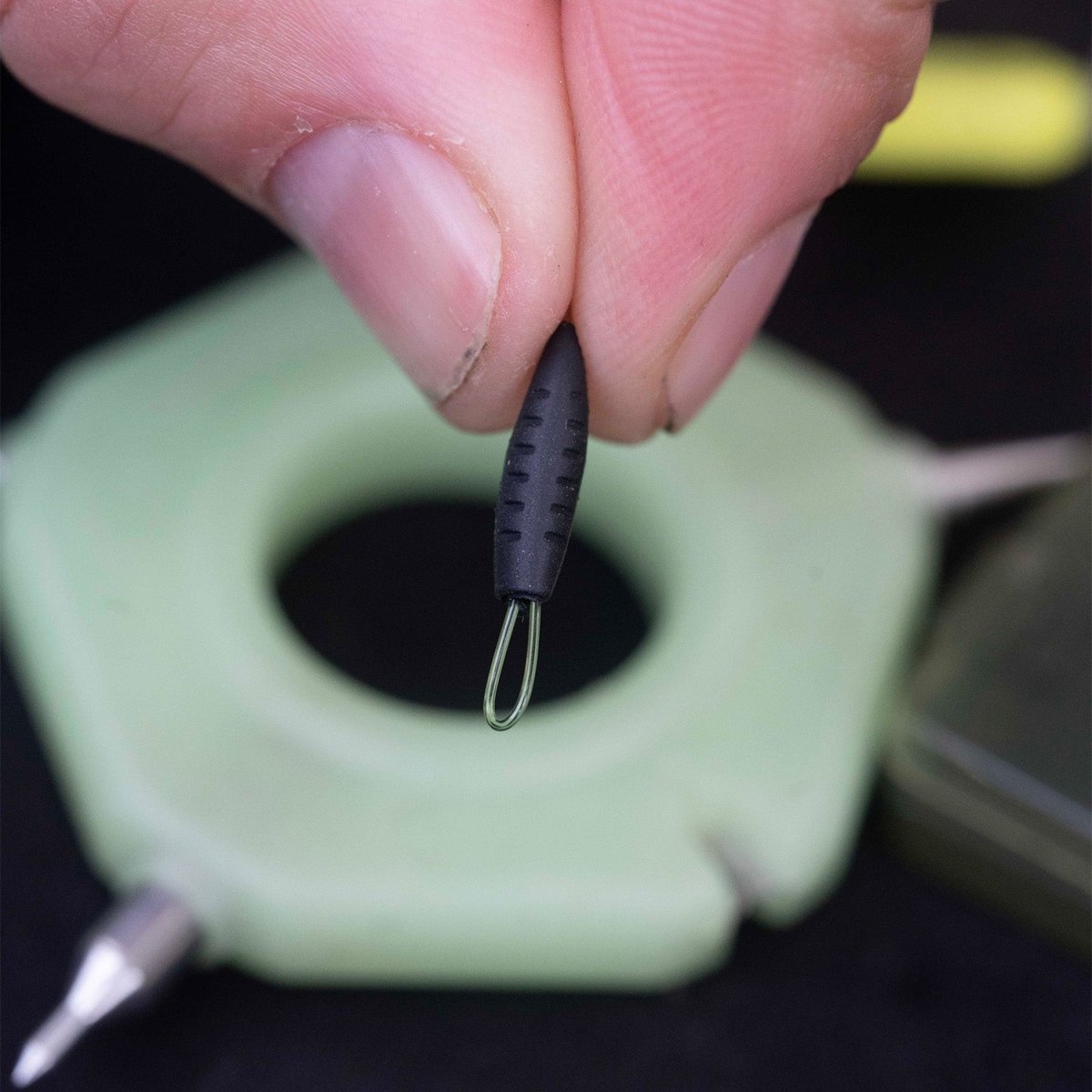 Alicates Crimp Ridge Monkey Nite Glo - Tienda Carpfishing