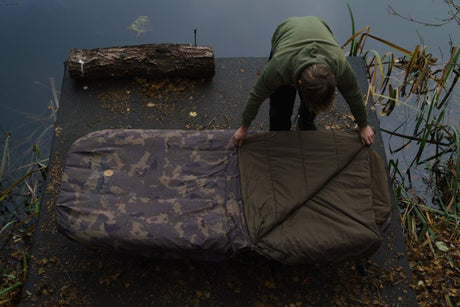 Bed Chair con saco de dormir Solar Worldwide STD 6 patas - Tienda Carpfishing