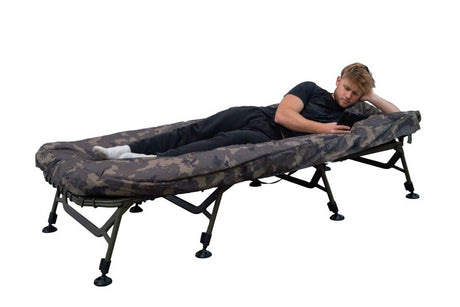 Bed Chair con saco de dormir Solar Worldwide Wide 8 patas - Tienda Carpfishing