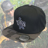 Gorra Vass VB691 Peak Negra - Gris Camo - Tienda Carpfishing