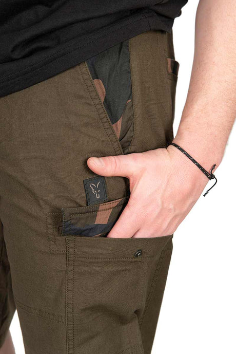 Pantalón corto Fox LW Combat Caqui - Tienda Carpfishing
